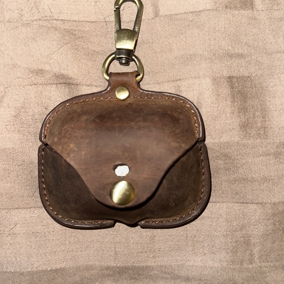 Genuine Leather AirPod, Pro 1-2-3 case - Picture 5 of 8